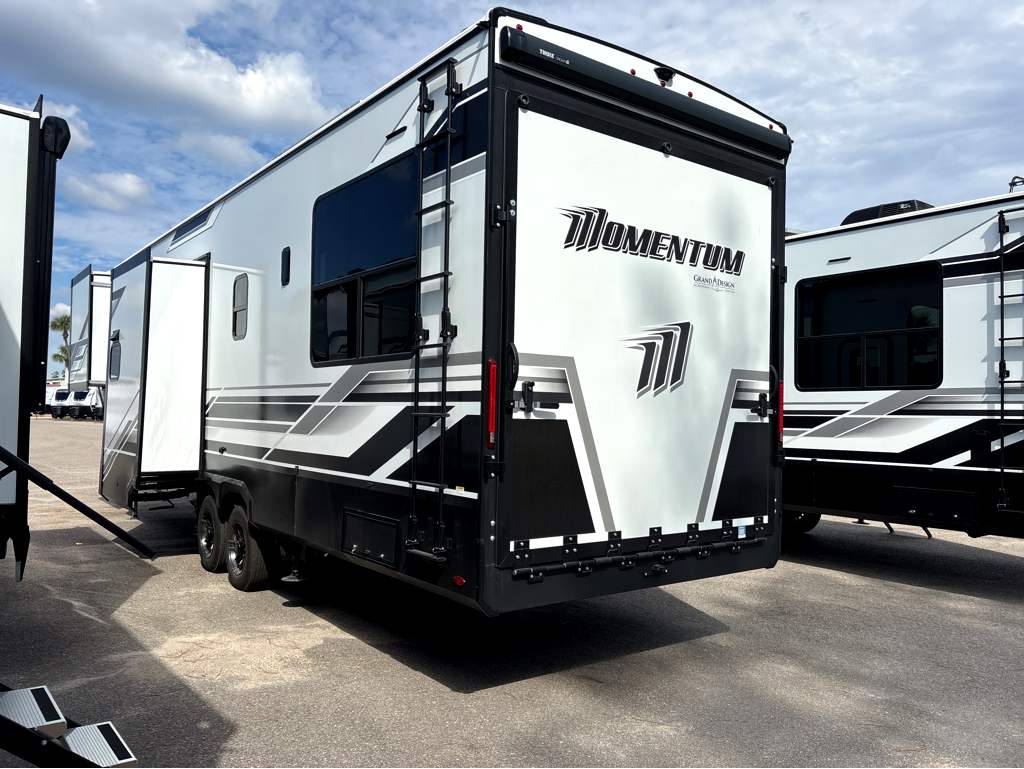 2026 GRAND DESIGN MOMENTUM 320G - Image 4