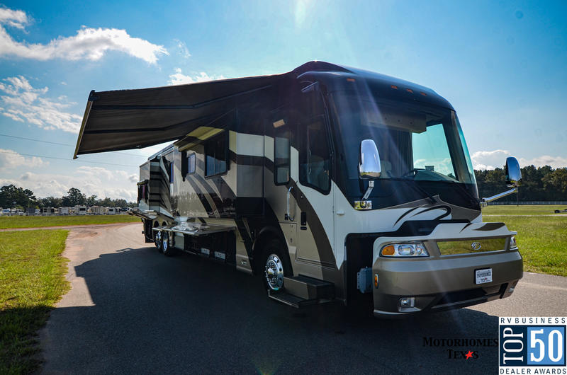 2007 Country Coach Magna  - exterior 3