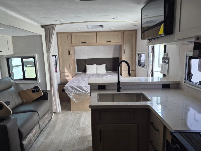 2027 Ember RV Touring Edition 2200ETL - Image 13