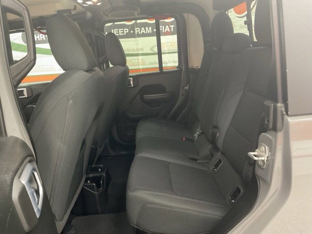 2021 Jeep Gladiator Crew Cab Rubicon 4WD - Image 32