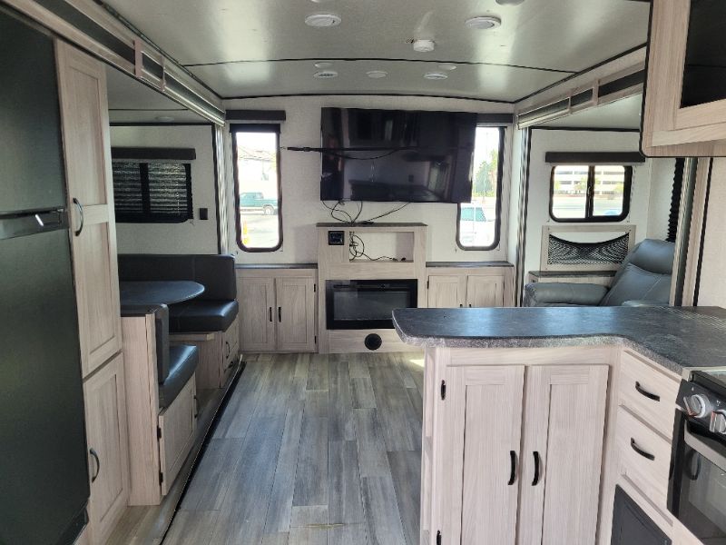 2023 Coachmen Northern Spirit Ultra Lite 2764RE - Image 4