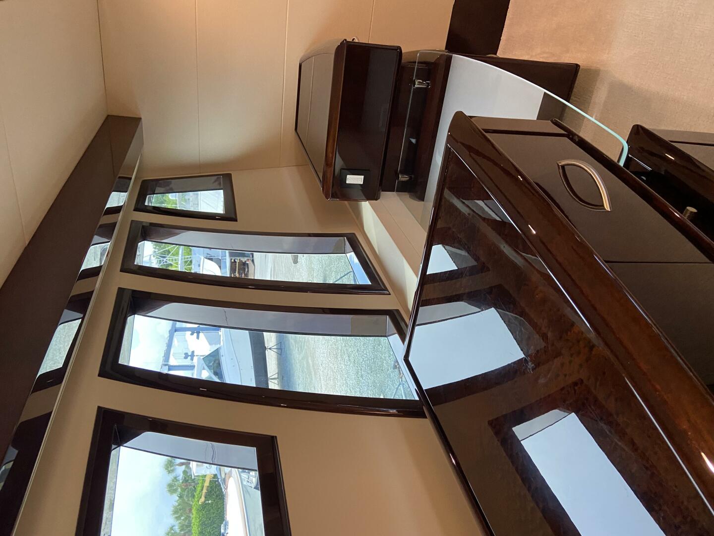 2009 Lazzara Yachts LSX 75 - Image 21