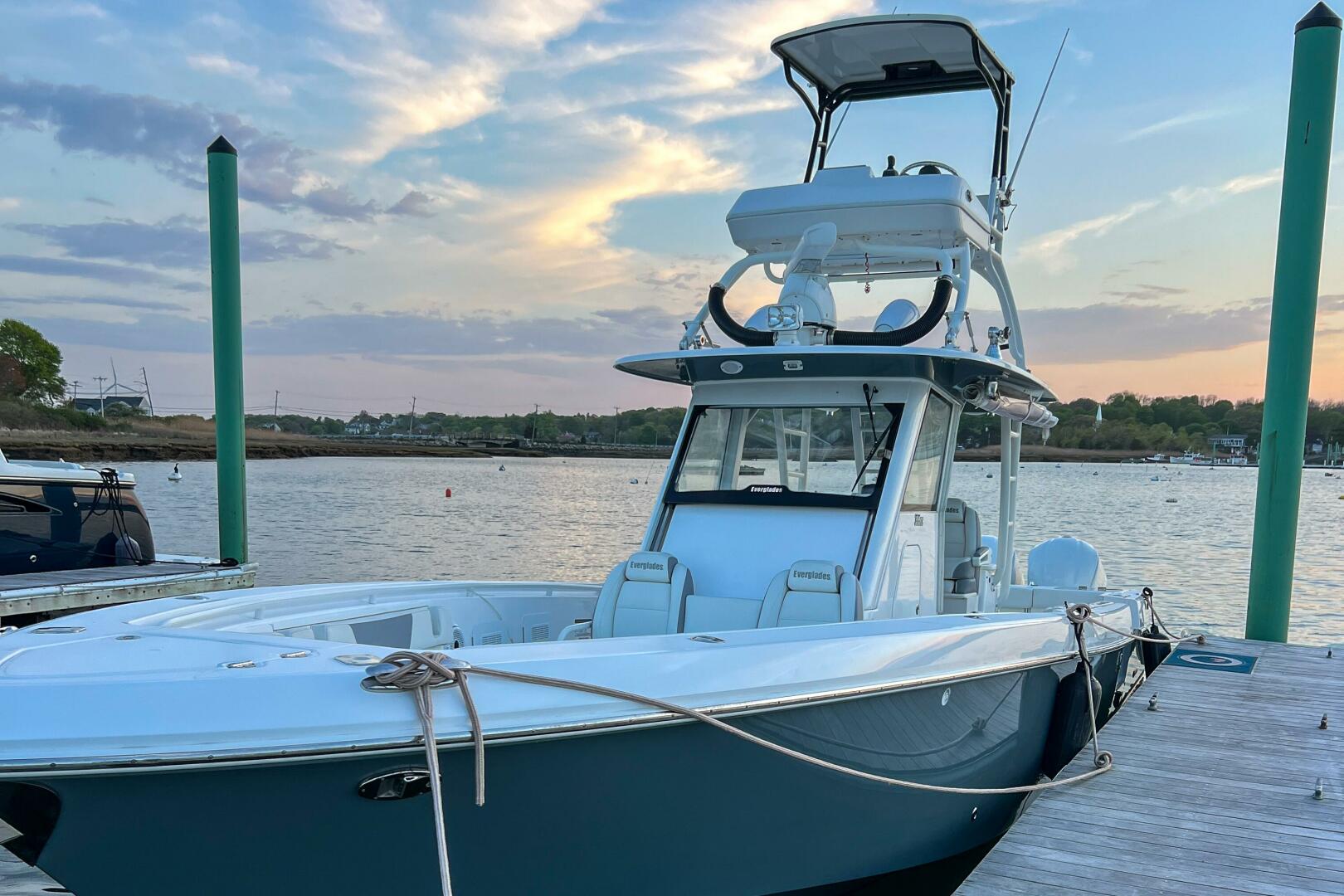 2017 Everglades 355 CC - Image 7
