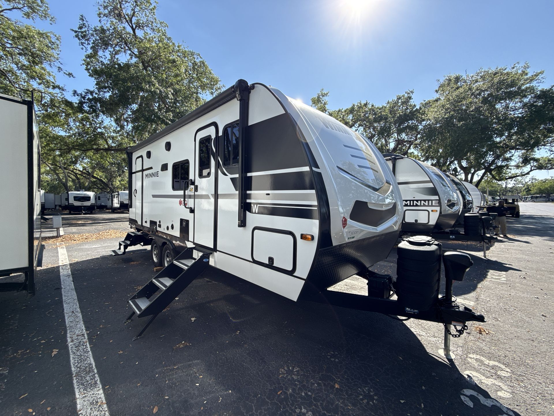 2025 Winnebago Minnie