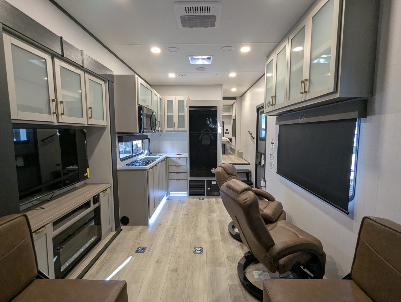 2027 Forest River Stealth 2800 - Image 34
