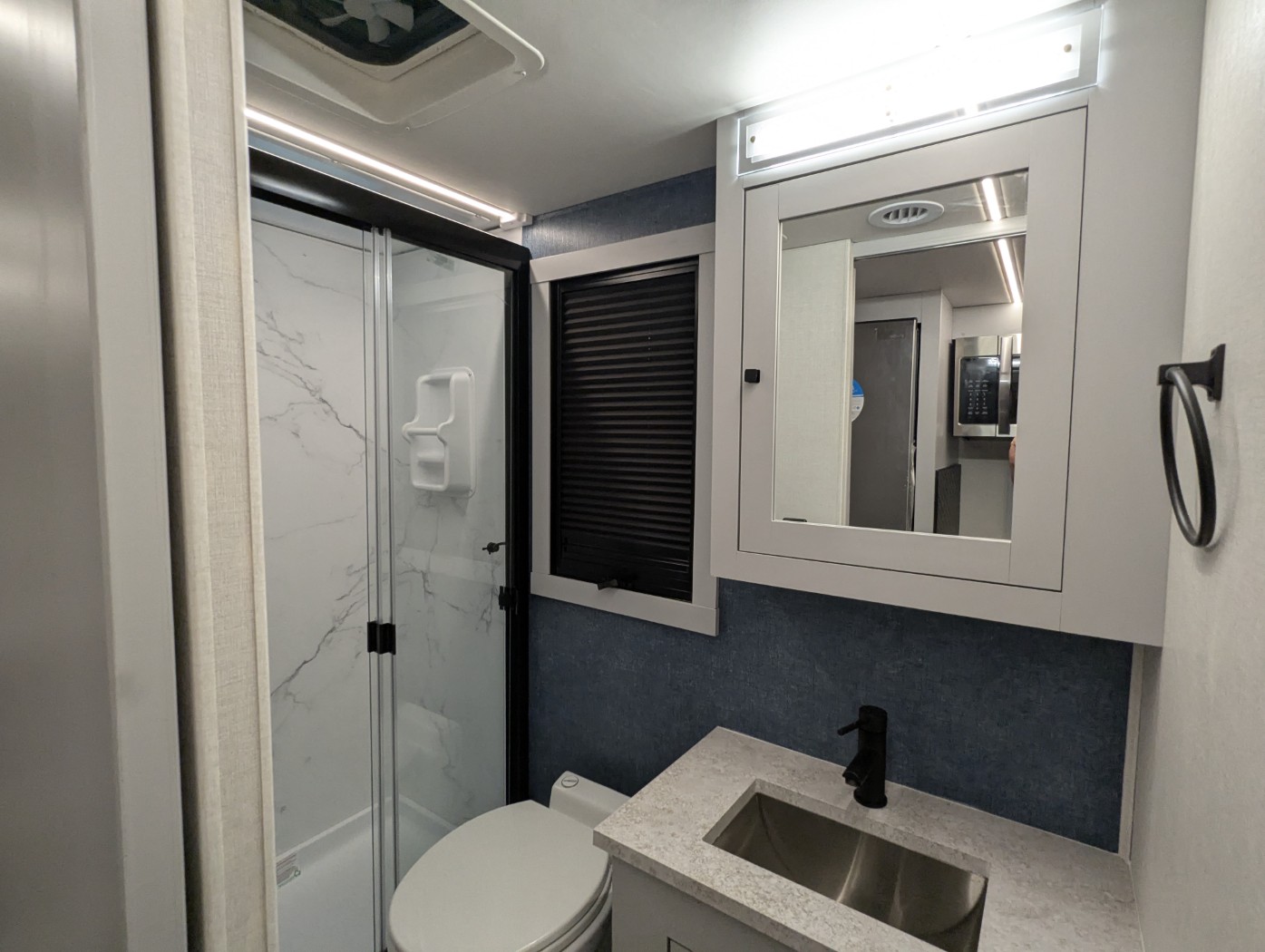 2026 Coachmen Euro 25TB - Image 18