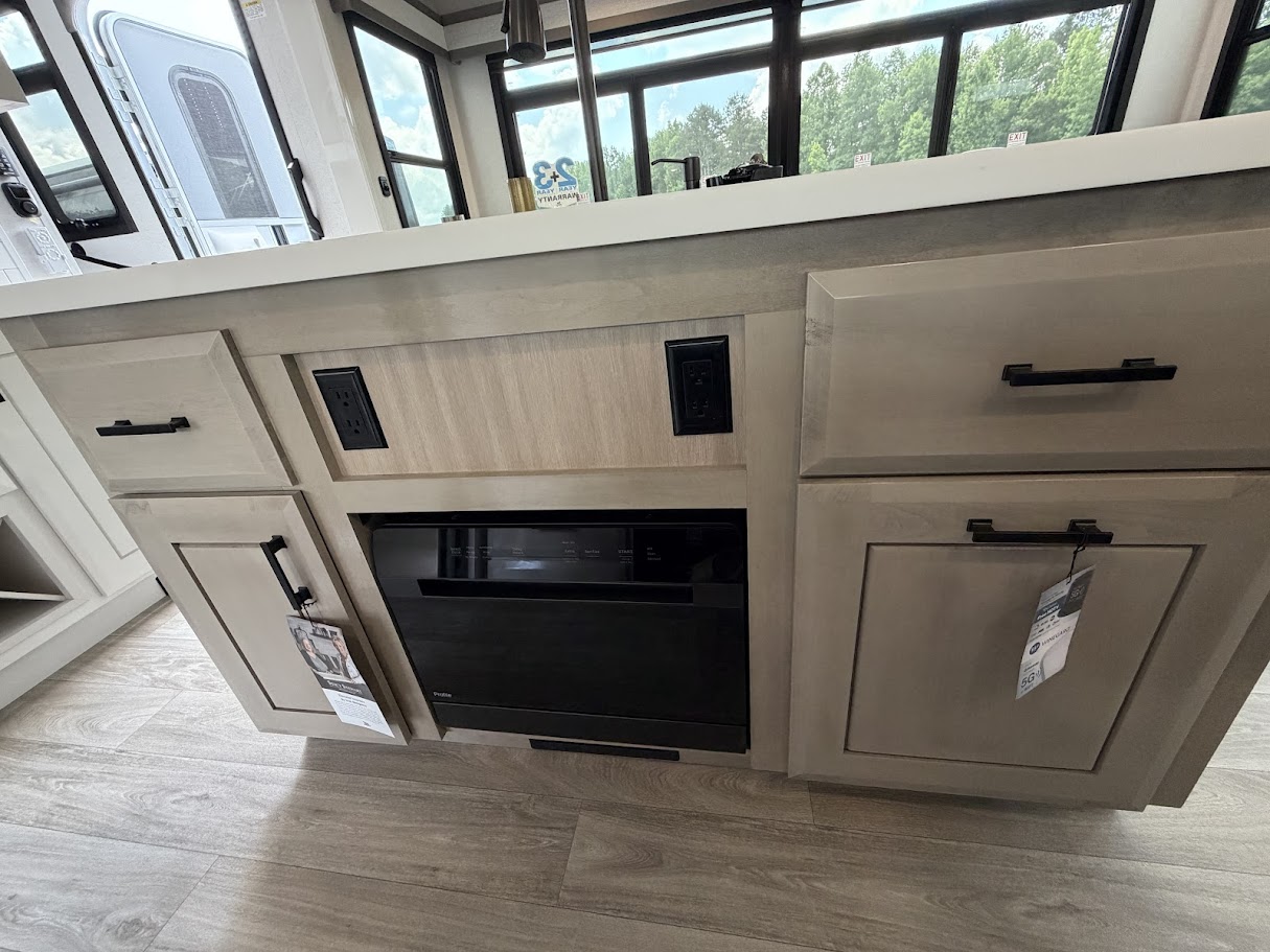 2027 JAYCO PINNACLE 32RLTS - Image 24