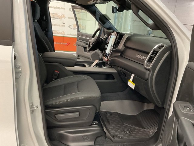 2026 Ram 1500 Big Horn 4x4 Crew Cab 5'7" Box - Image 27