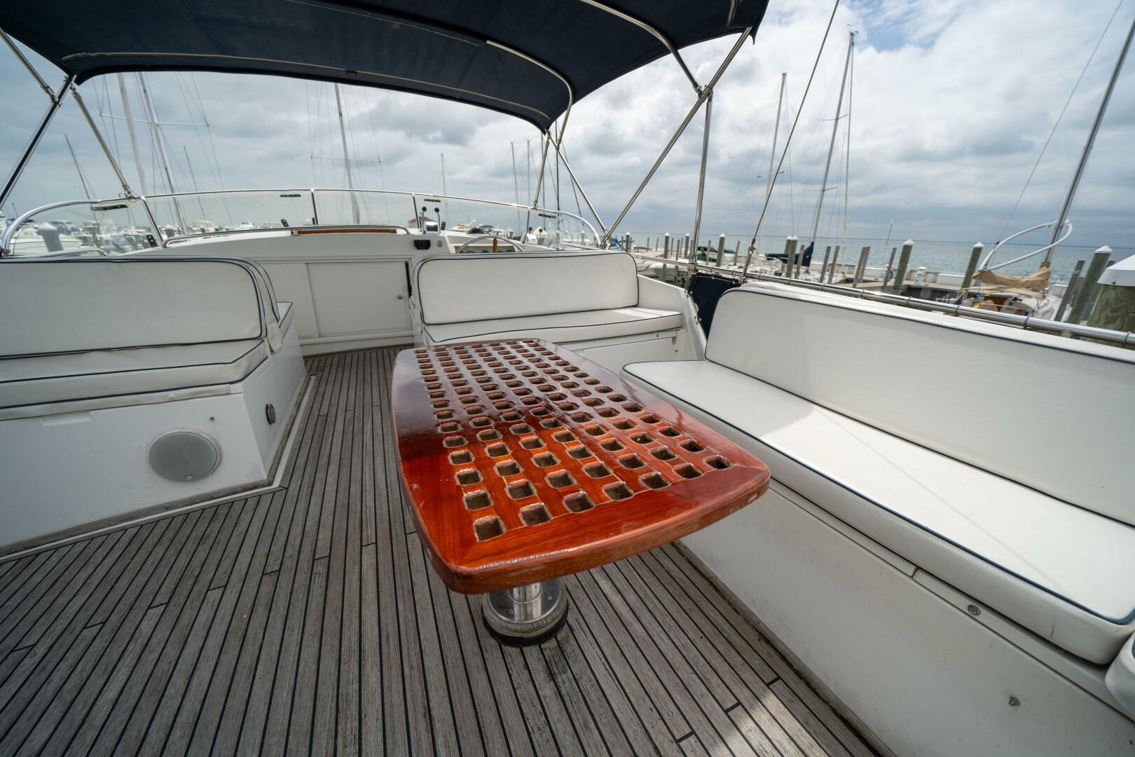 2001 Grand Banks 42 Classic - Image 18