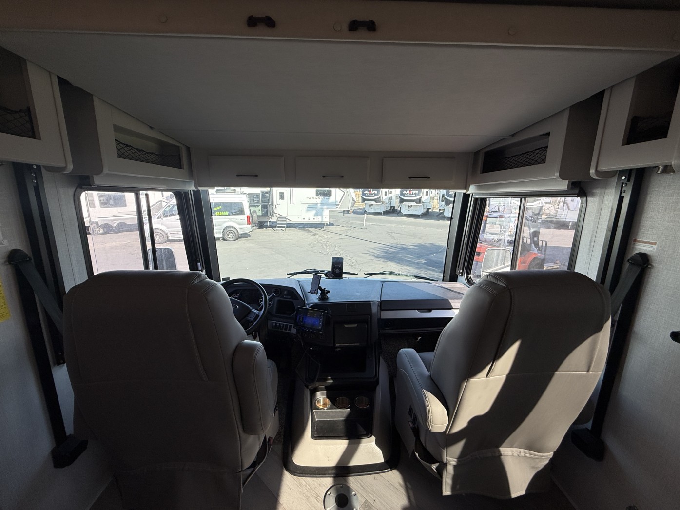2025 Holiday Rambler Invicta 36Y - Image 7