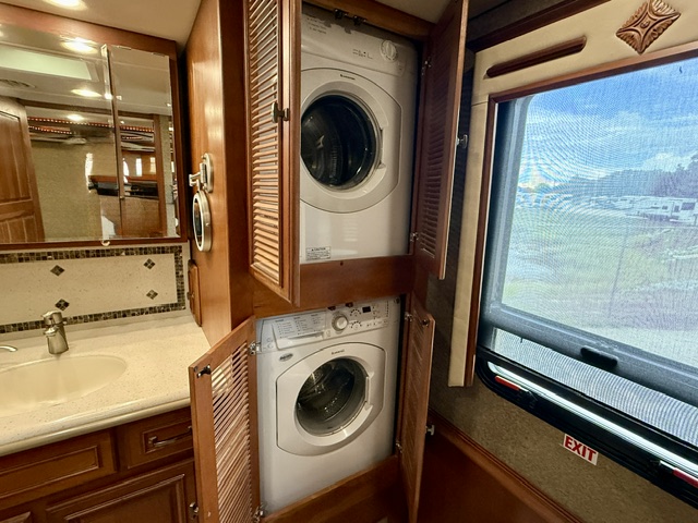 2013 WINNEBAGO TOUR 42QD - Image 29