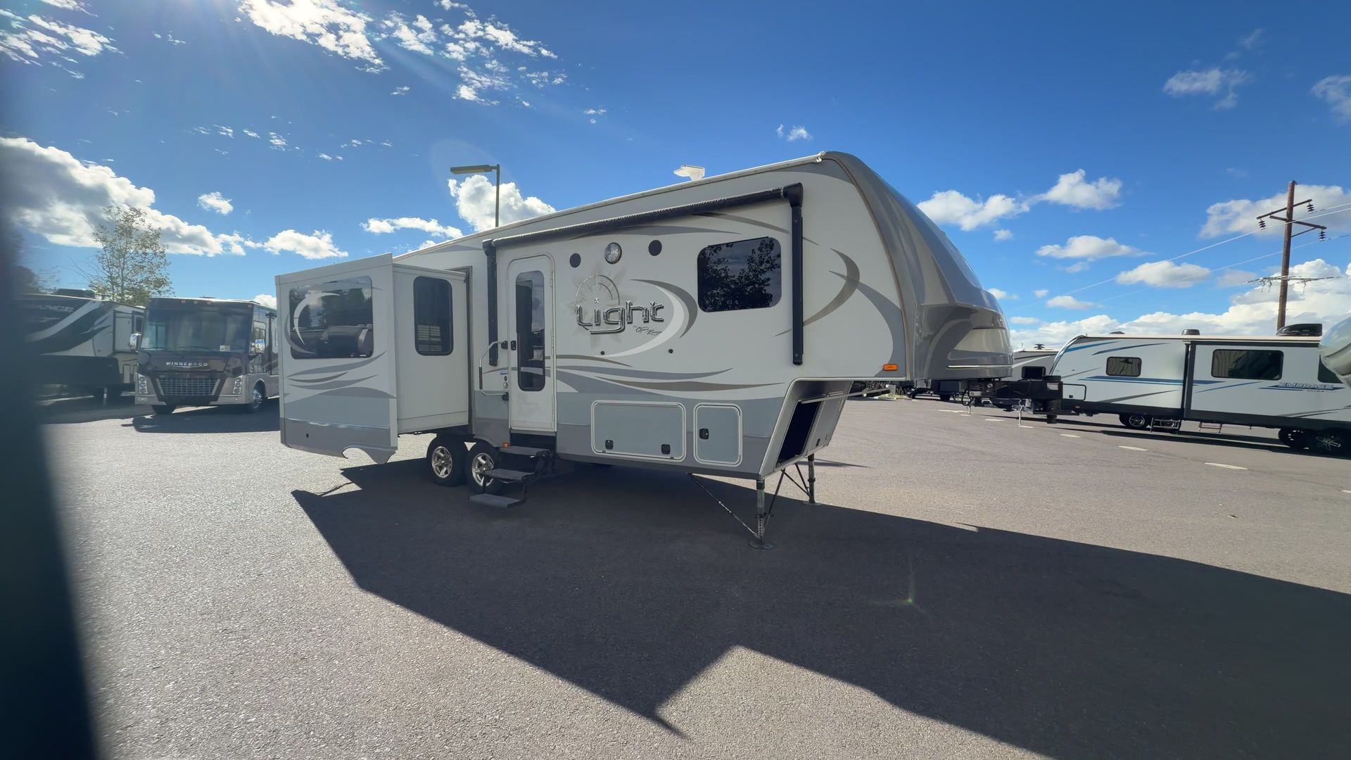 2016 Highland Ridge Light LF297RLS - Image 14