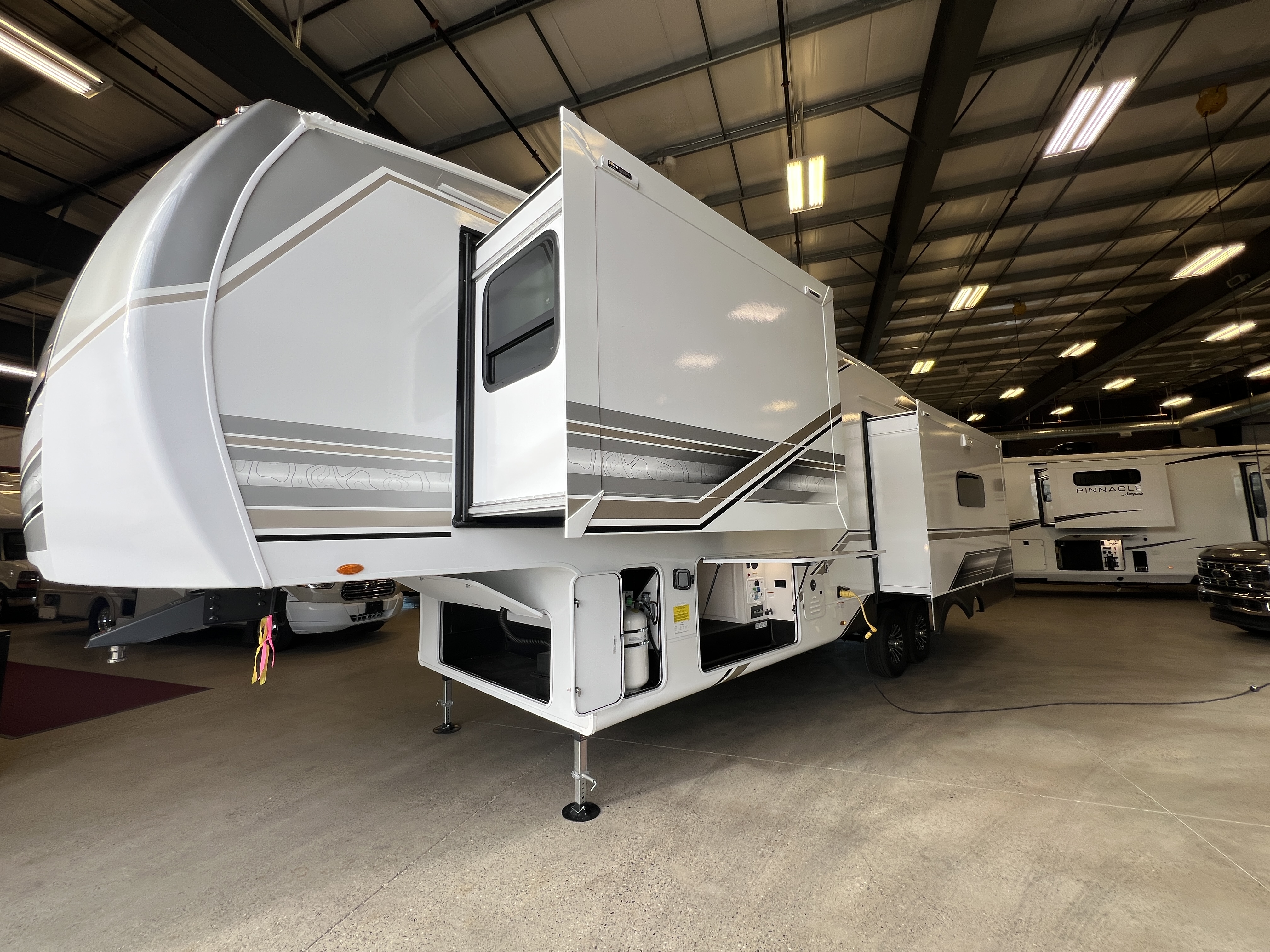 2027 Jayco Eagle 321RSTS - Image 5