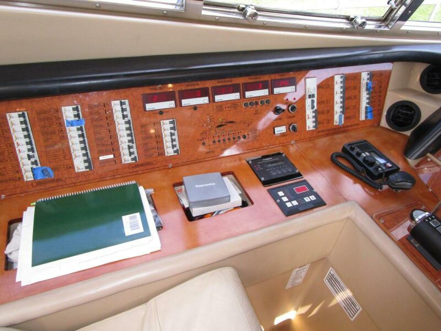 2003 Ferretti Yachts 590 Motor Yacht - Image 13