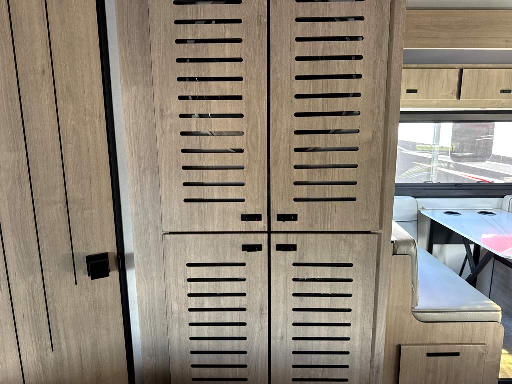 2027 GRAND DESIGN LINEAGE SERIES F 31ZW - Image 25