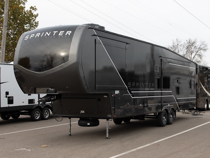 2025 Keystone Sprinter 3210RLS - Image 4