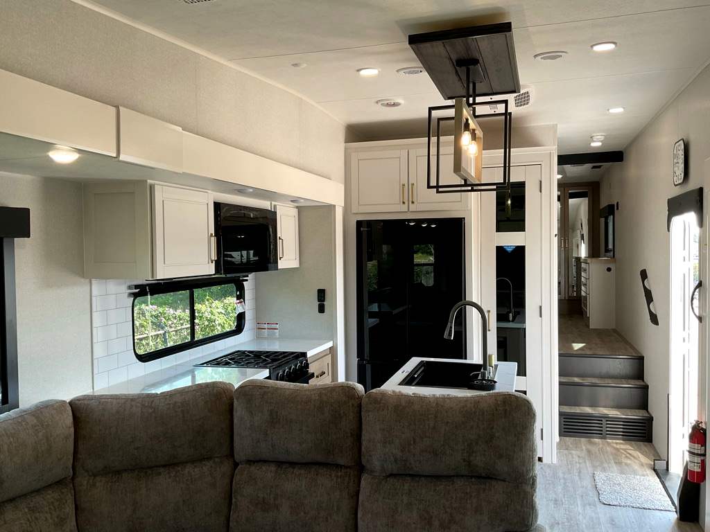 2026 JAYCO Eagle 335 LSTS - Image 20
