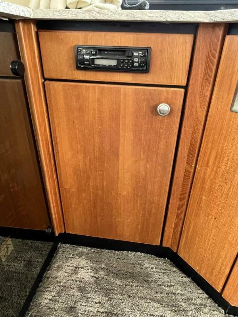 1996 Bayliner 3788 Command Bridge - Image 18