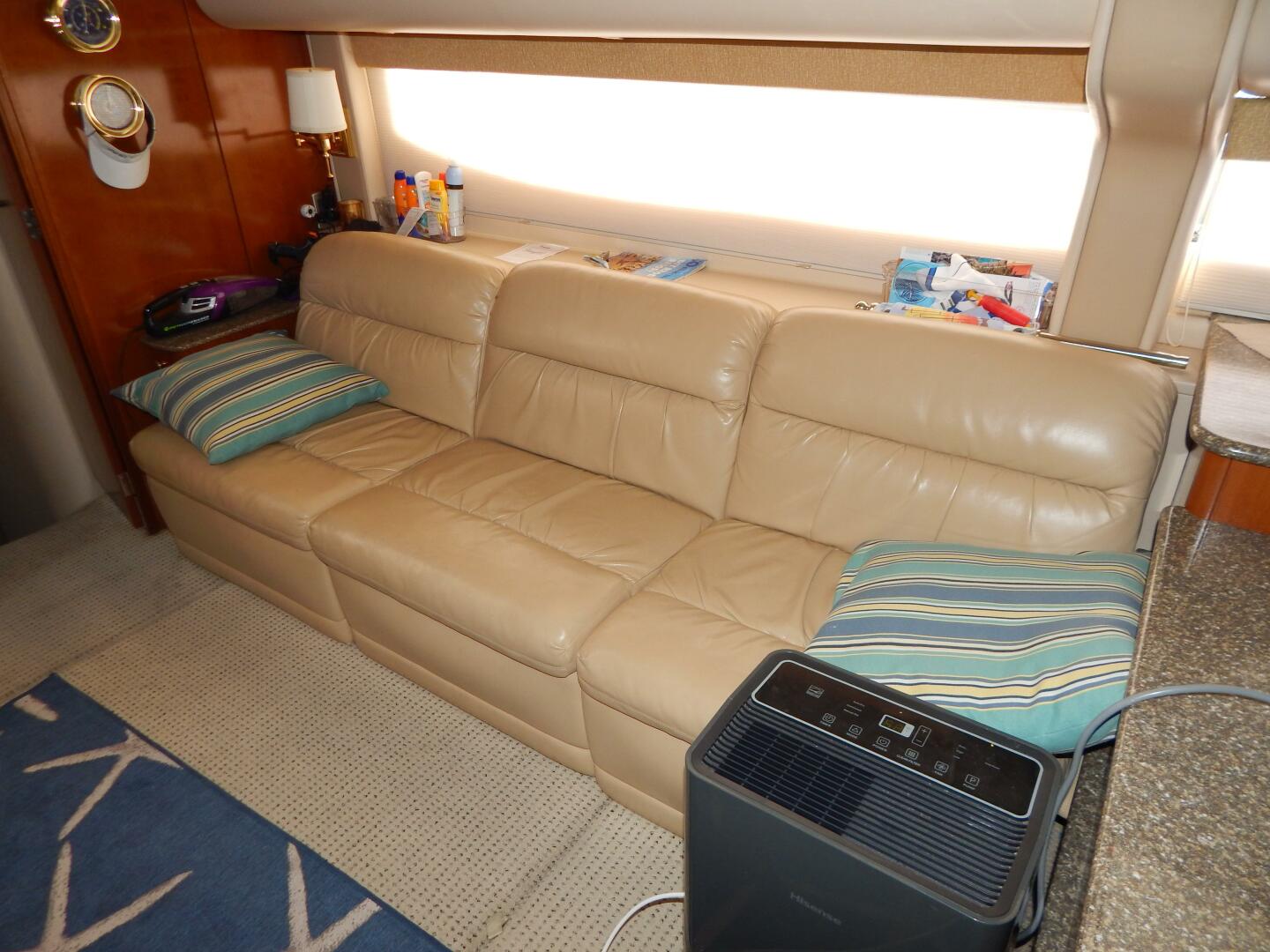 2005 Meridian 408 Motor Yacht - Image 11