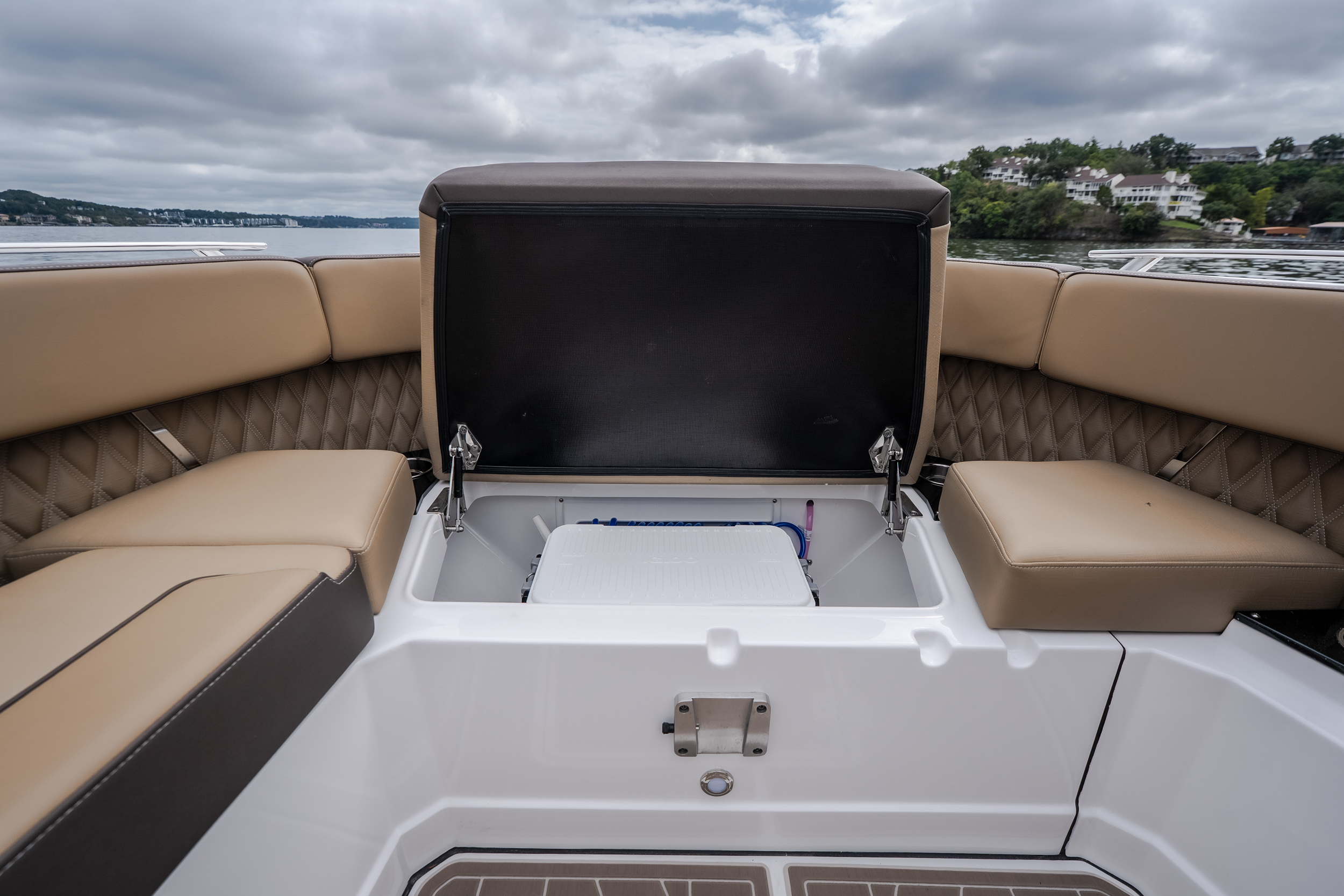 2025 Monterey 385SS - Image 43