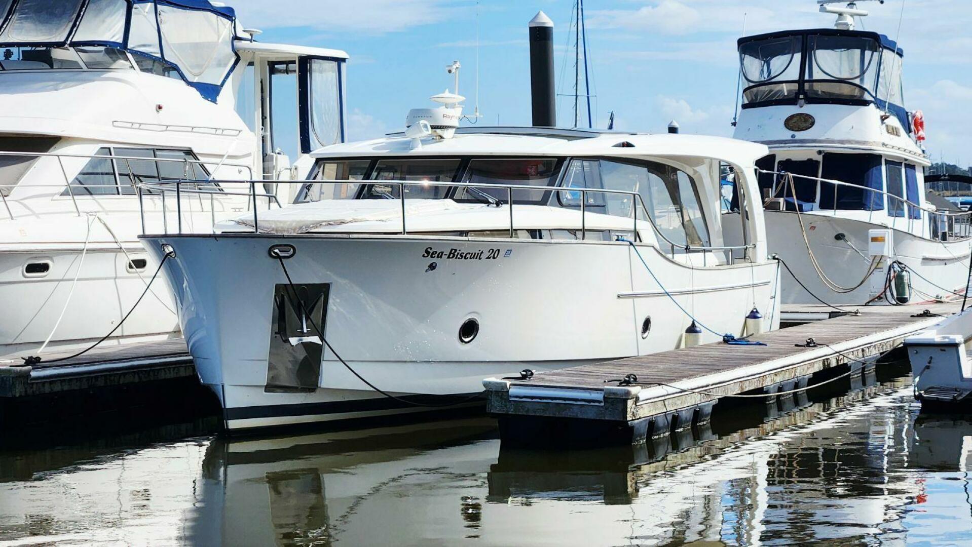 2022 Greenline 40 Hybrid - Image 2
