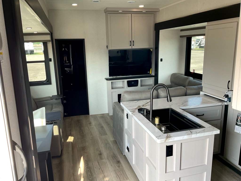2026 JAYCO SEISMIC 395 - Image 30