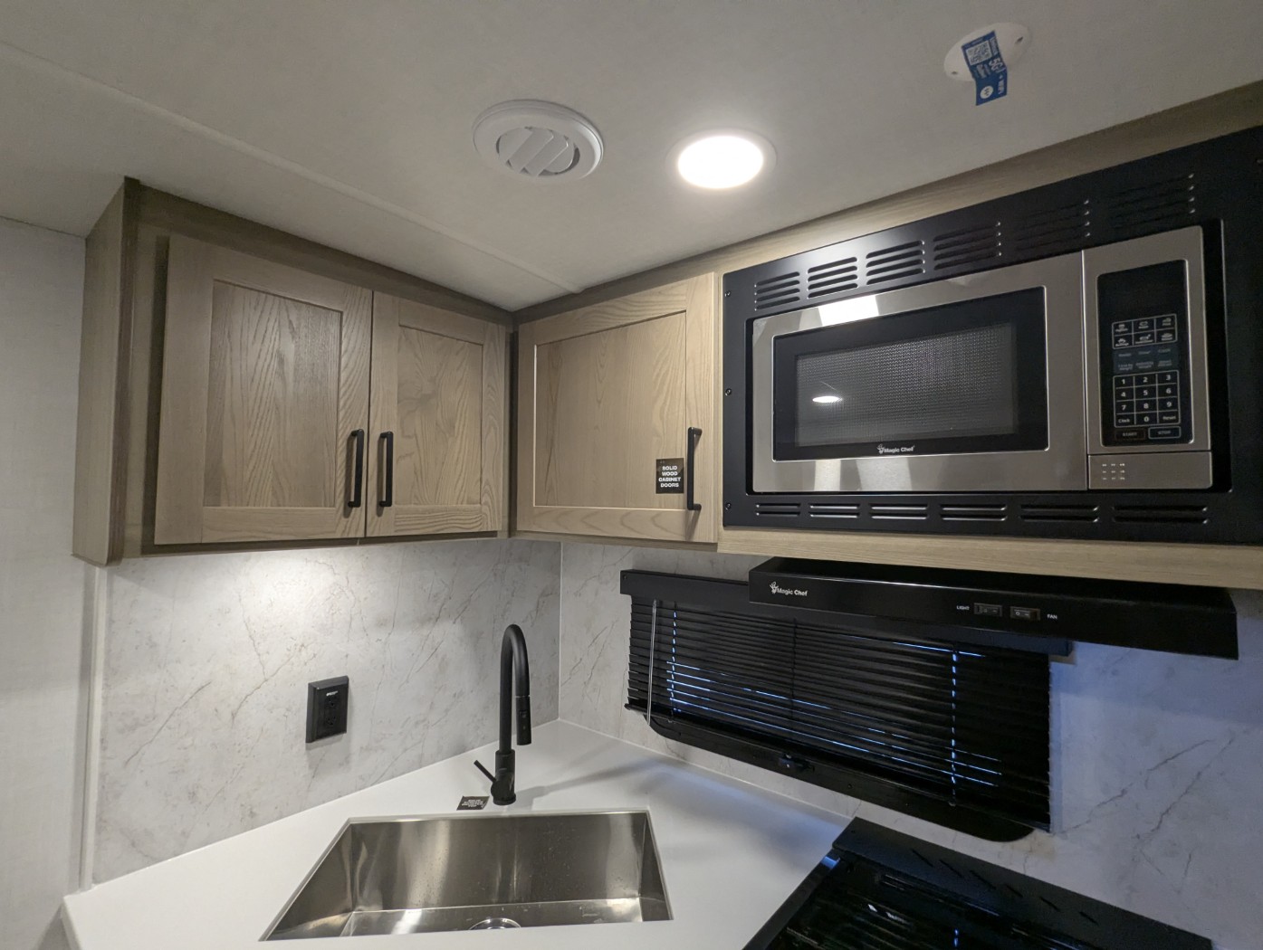 2027 Forest River Rockwood Ultra Lite 2706BH - Image 30