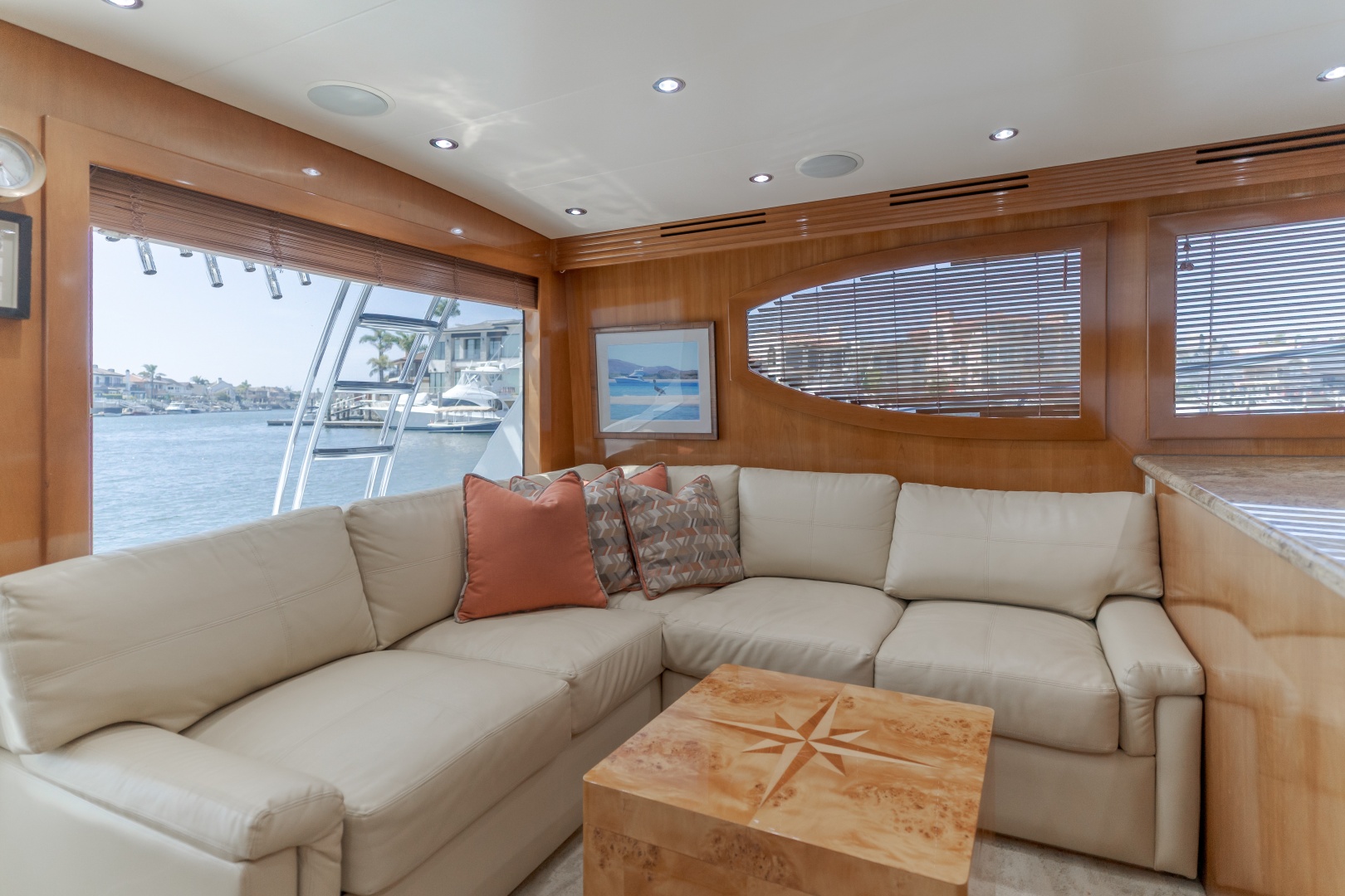 2003 Hatteras 54 Convertible - Image 6