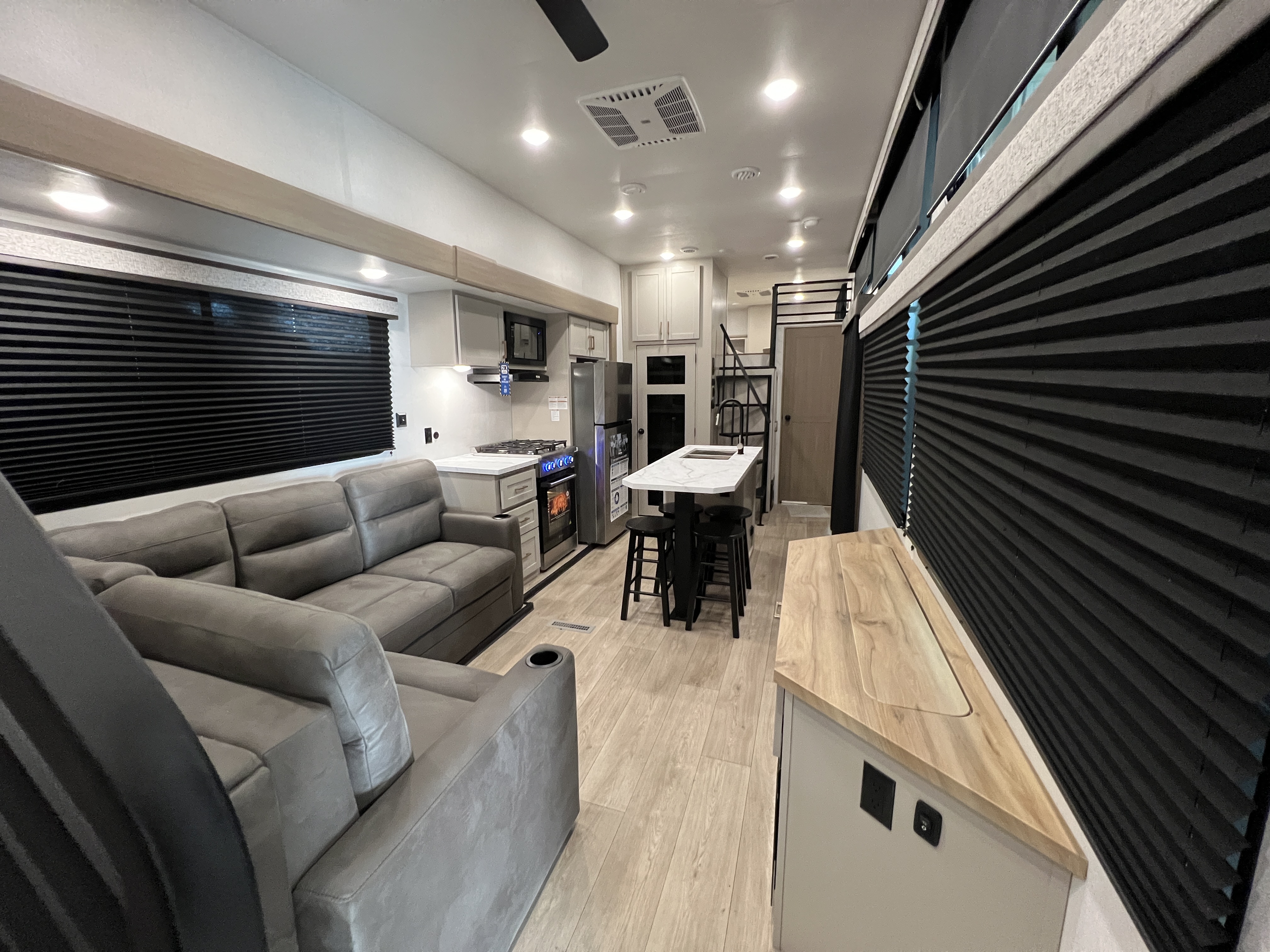 2027 Jayco Jay Flight Bungalow JayLoft - Image 3