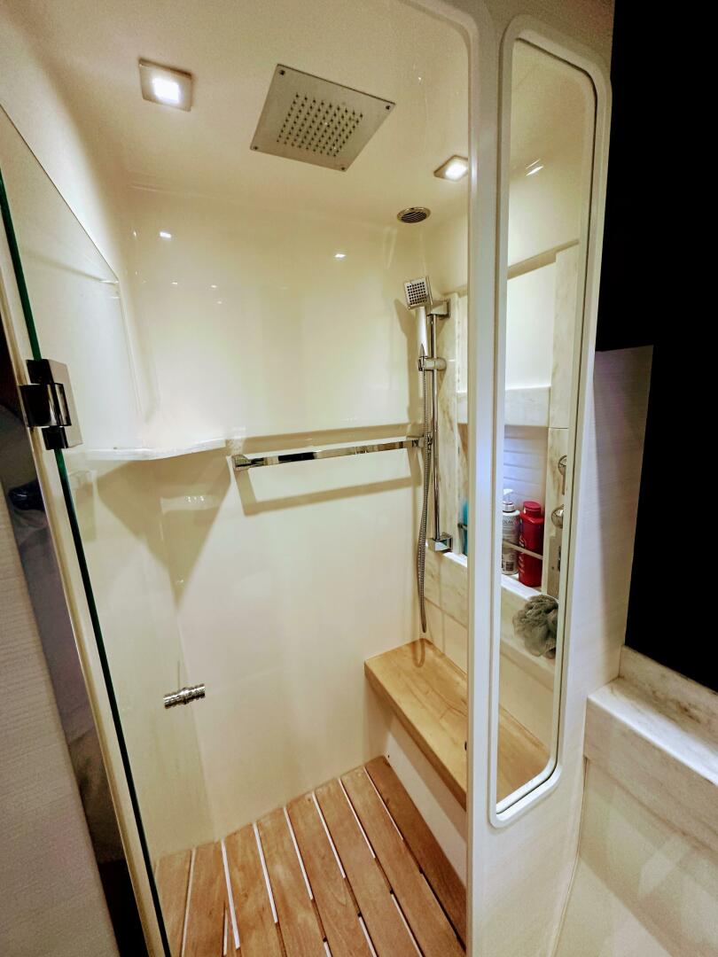 2014 Tiara Yachts 50 Coupe - Image 32