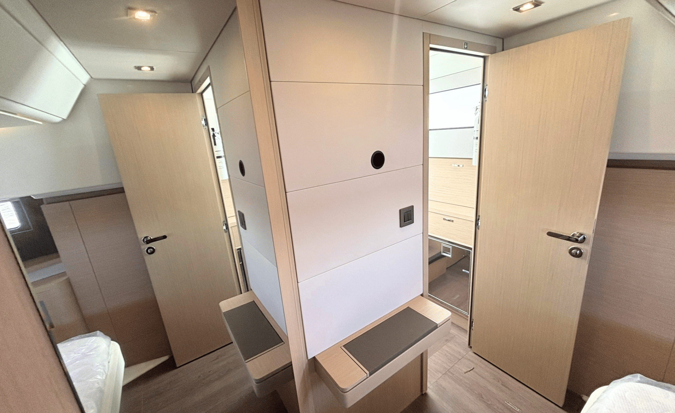 2025 JEANNEAU DB 37 - Image 49