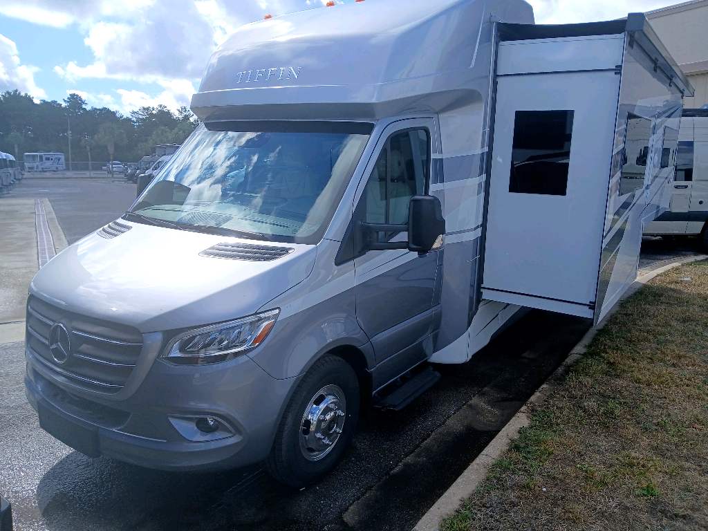 2026 TIFFIN WAYFARER 25 XPW - Image 2