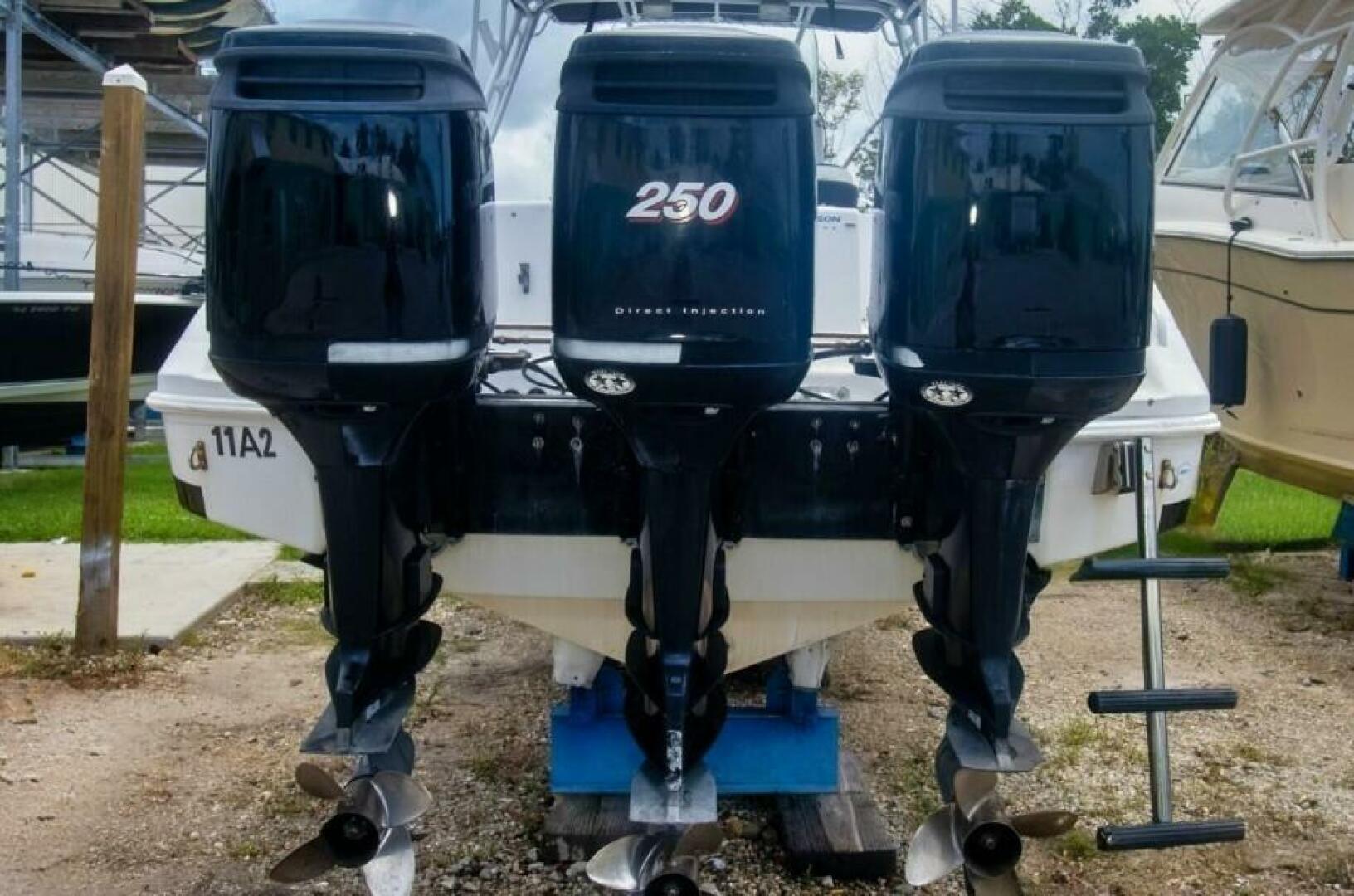 2005 Donzi 35 ZF Cuddy - Image 7