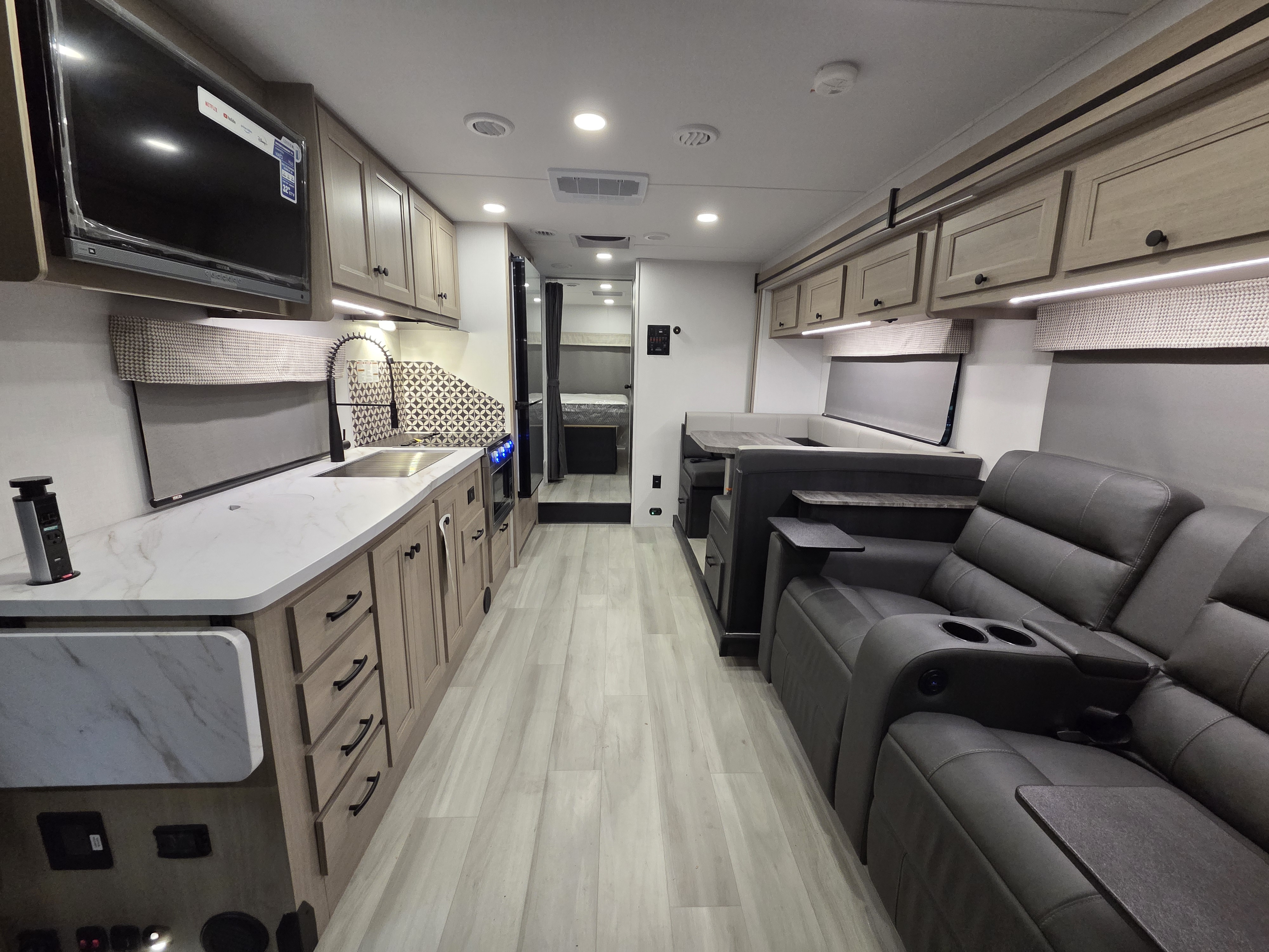 2024 Forest River Sunseeker 3010DS - Image 6