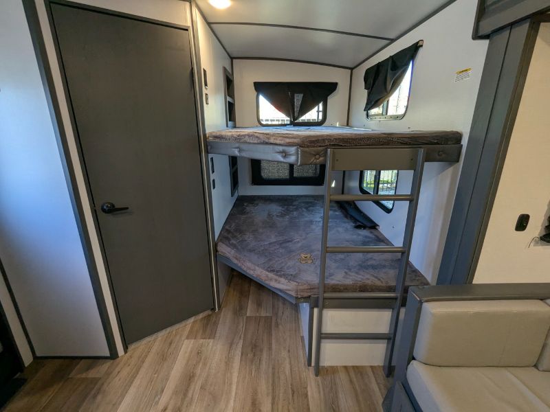 2023 Keystone Bullet West 250BHSWE - Image 18