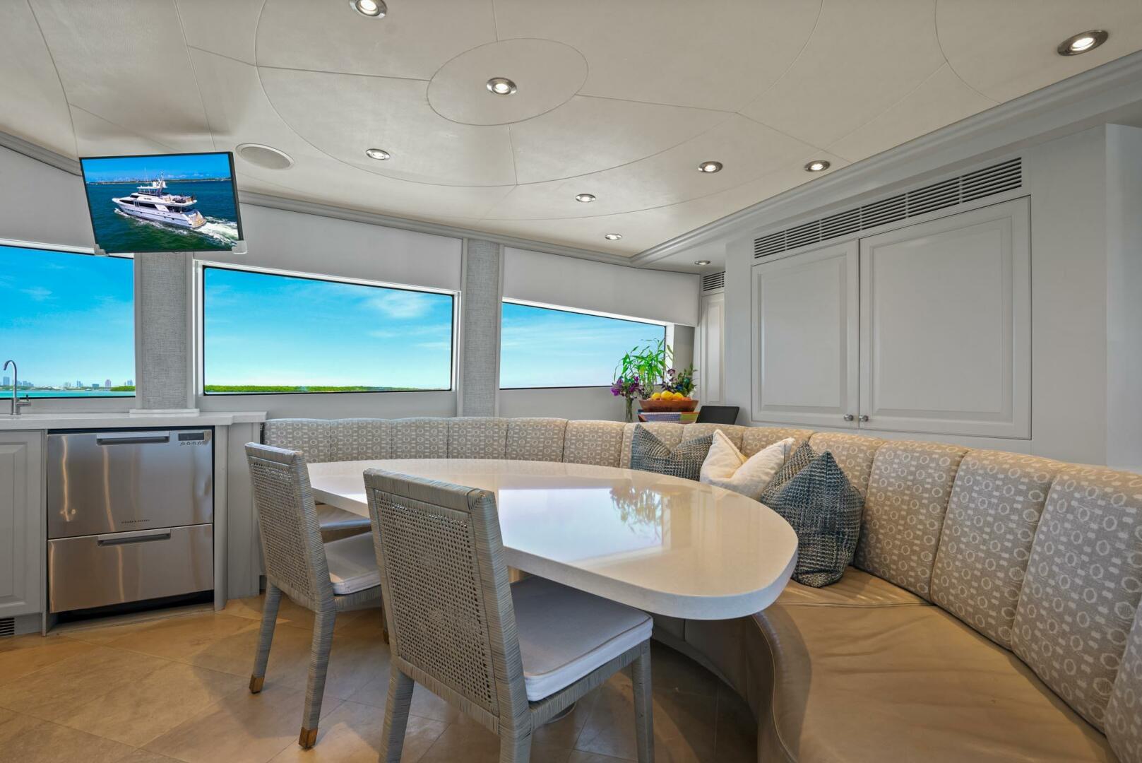2004 Crescent Raised Pilothouse - Image 16