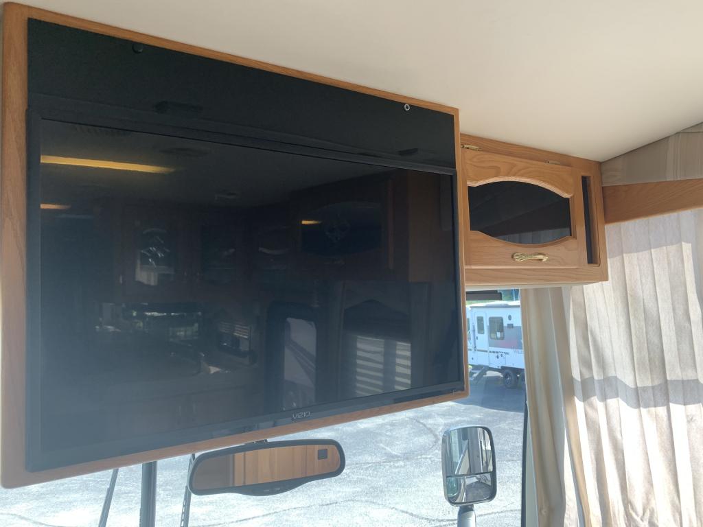 2005 MOUNTAIN AIRE 3778-WORKHORSE - Image 16