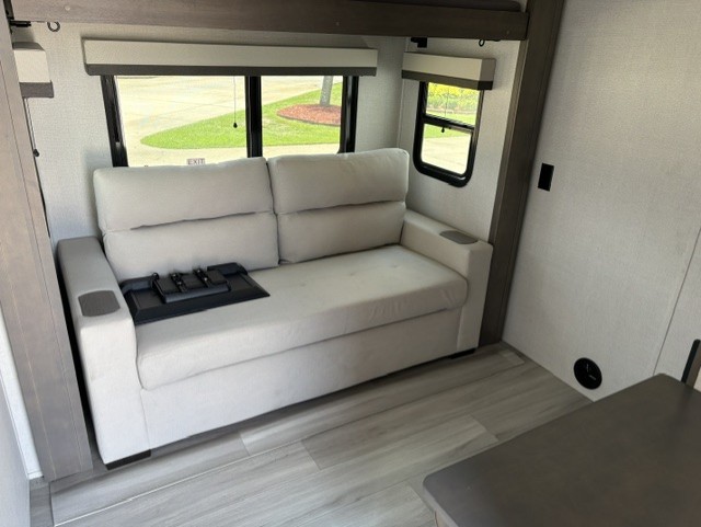 2024 GRAND DESIGN SOLITUDE 378MBS - Image 13