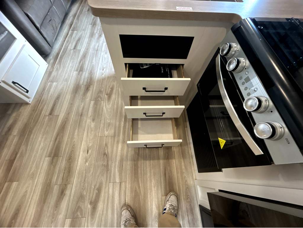 2027 VENTURE RV SIENNA 251VRB - Image 19