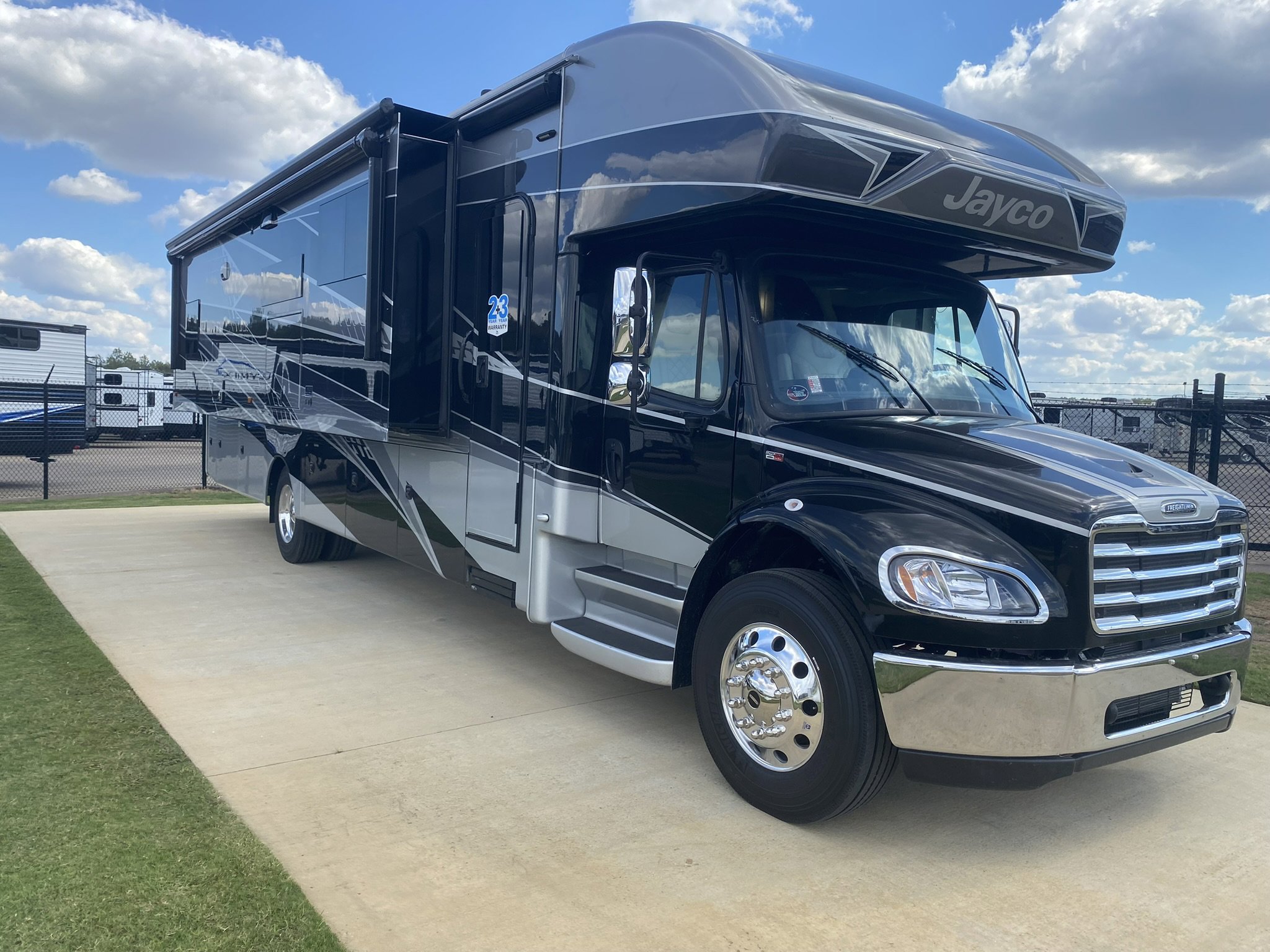 2026 JAYCO SENECA 37M - Image 1