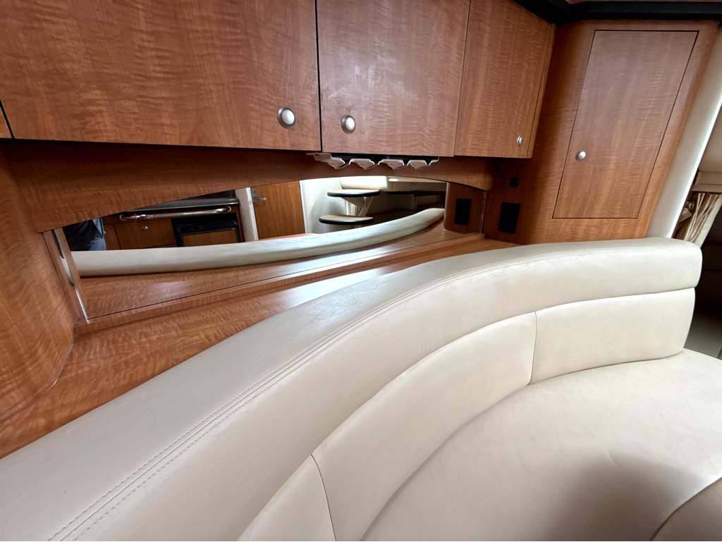 2006 Sea Ray 320 Sundancer - Image 8