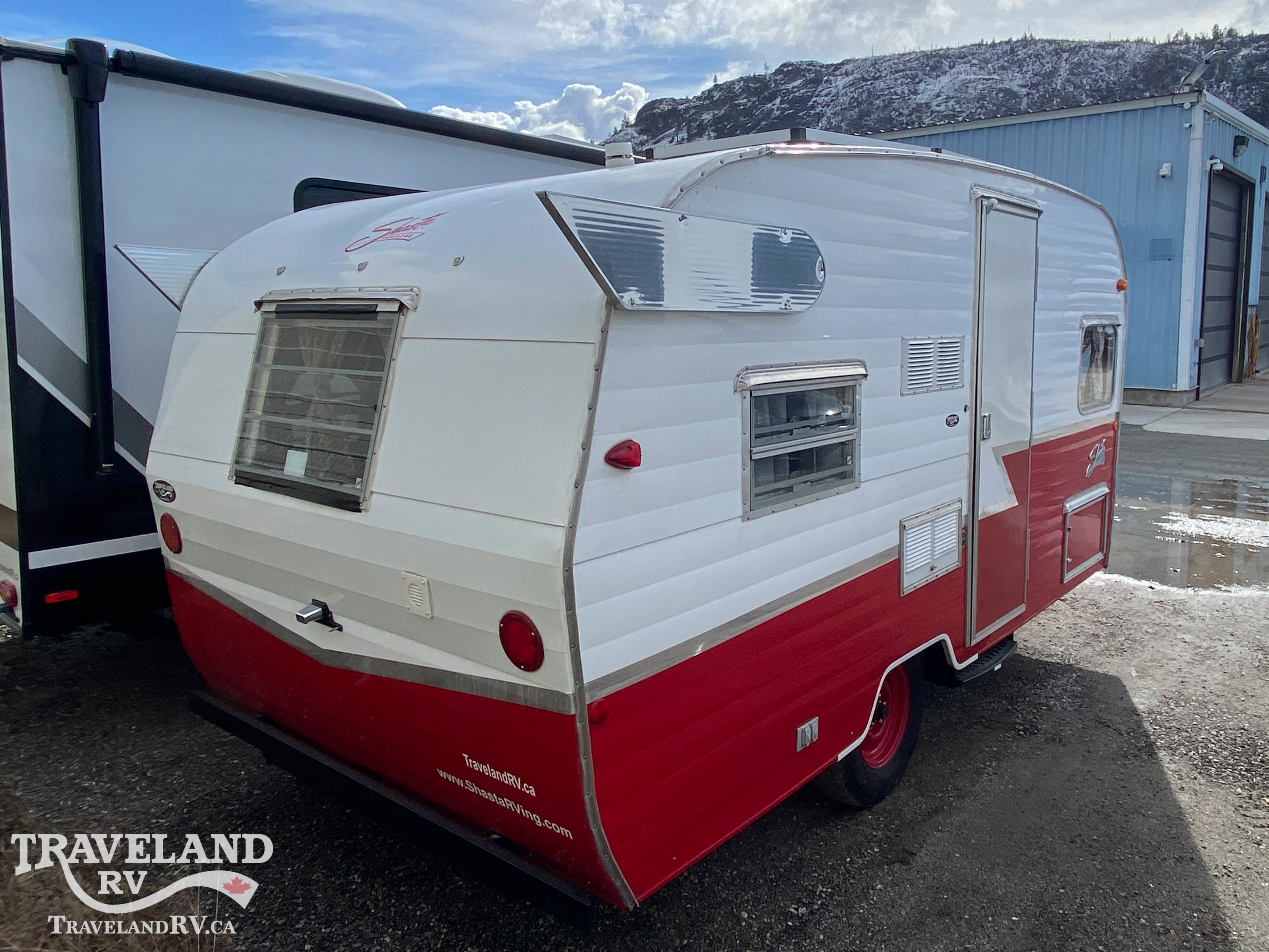 2015 FOREST RIVER SHASTA AIRFLYTE 16 - Image 3