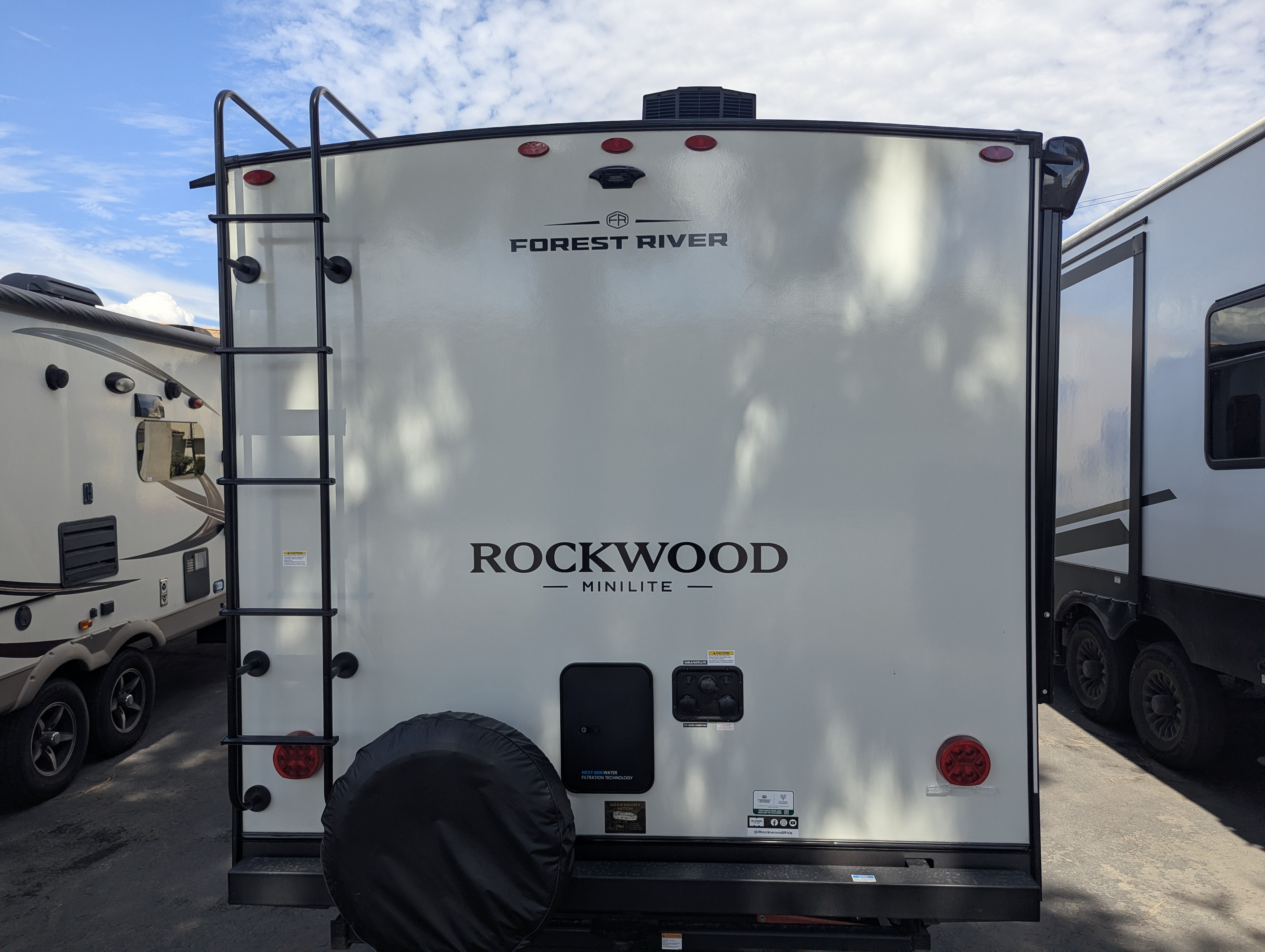 2027 Forest River Rockwood Mini Lite 2520BH - Image 6