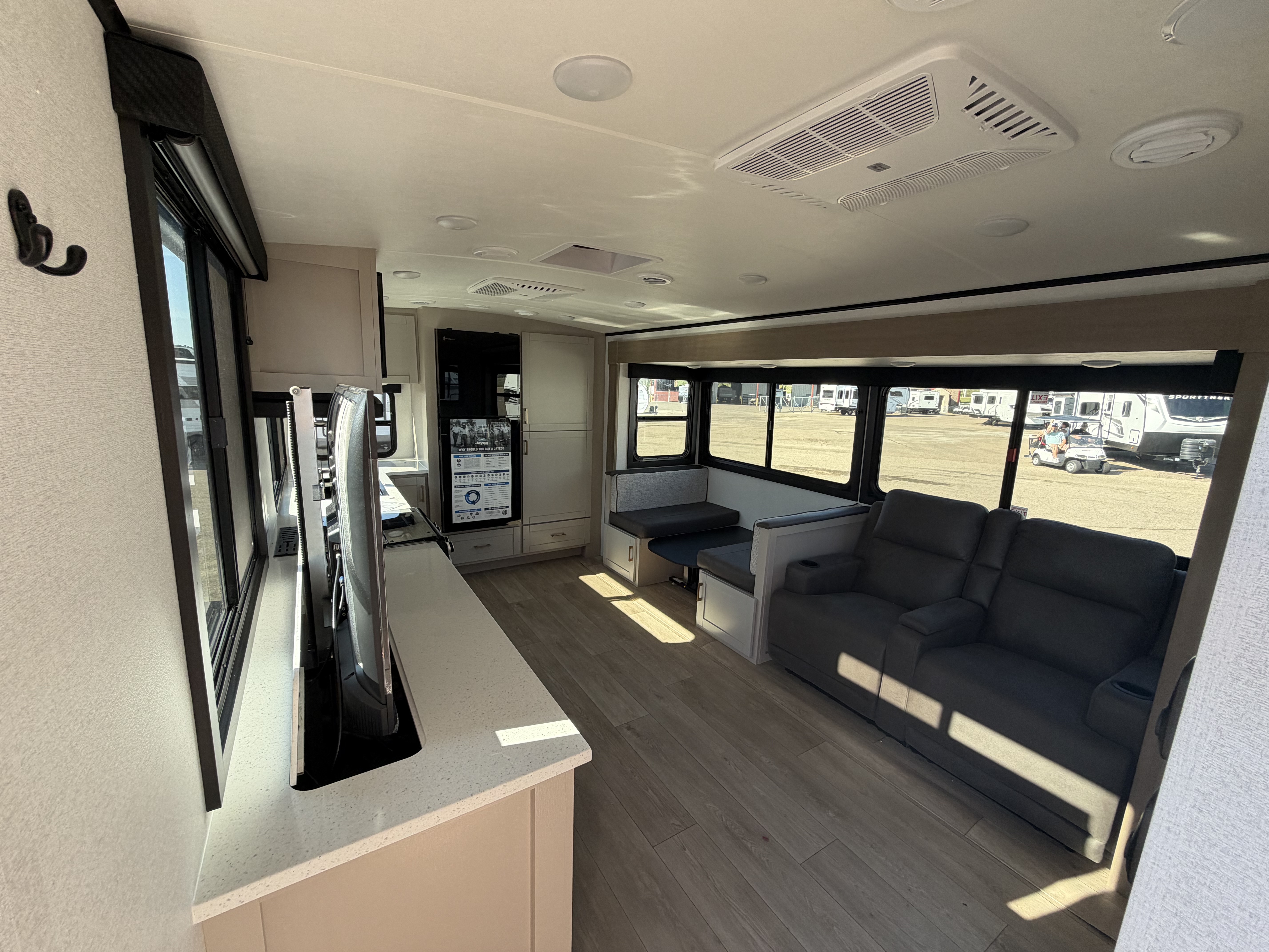 2027 JAYCO JAY FEATHER 30RKB - Image 16