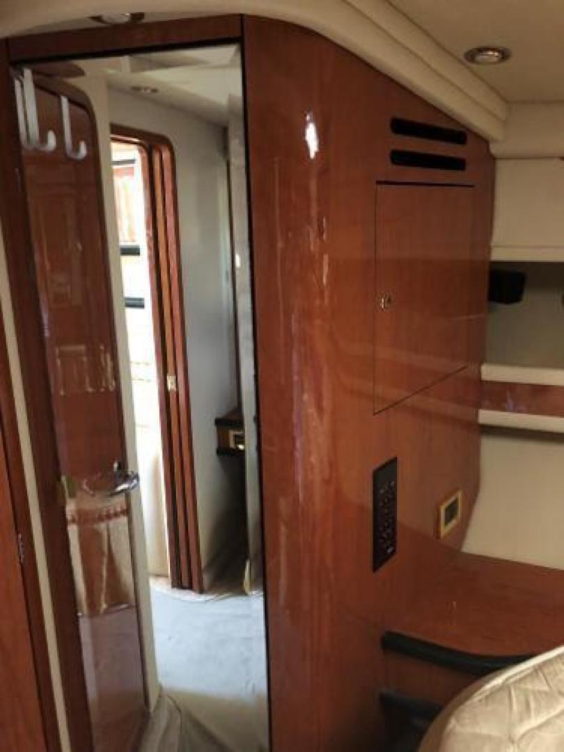 2000 Sea Ray Sundancer - Image 11