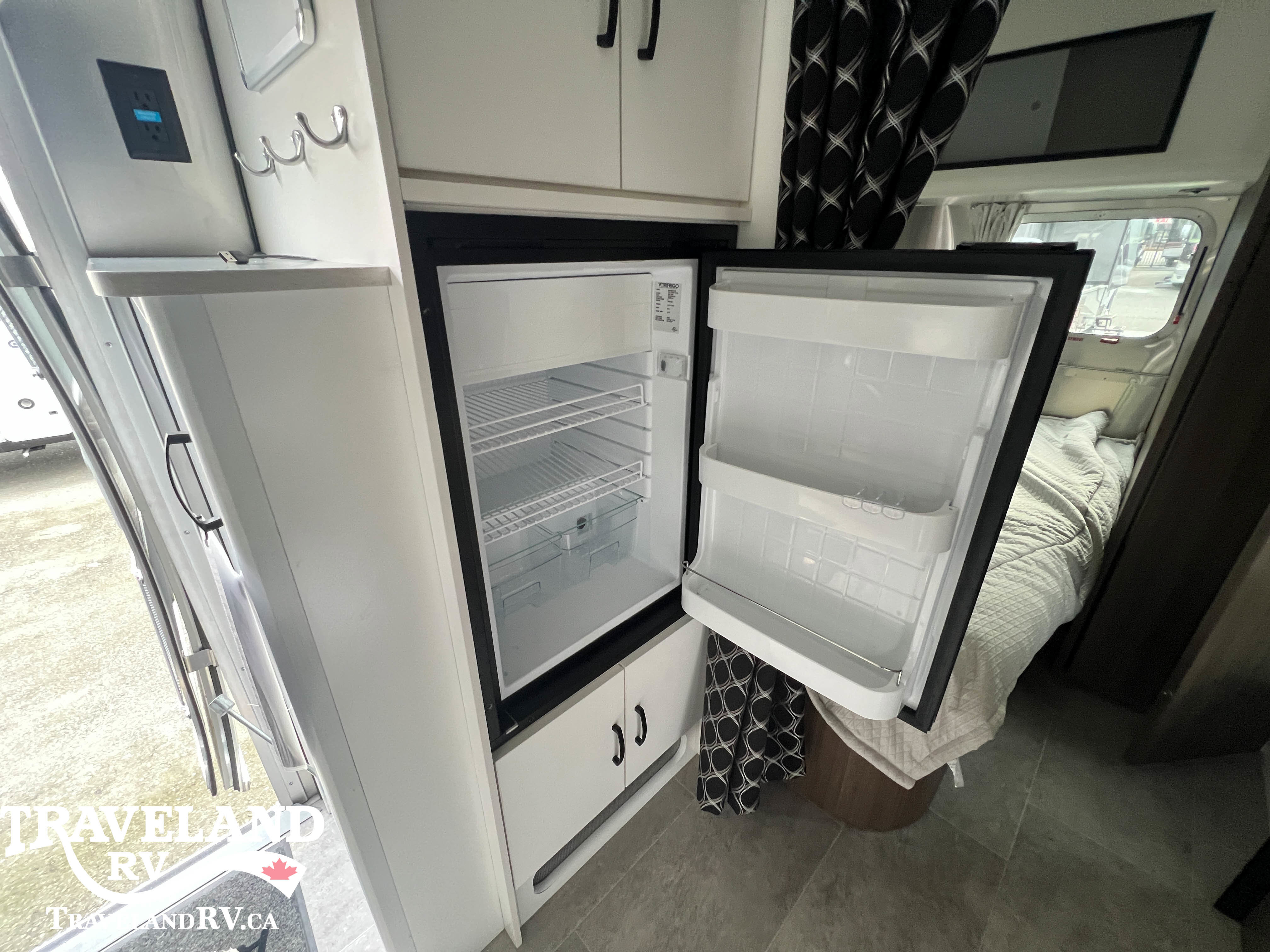 2024 Airstream Caravel 19CB - Image 12