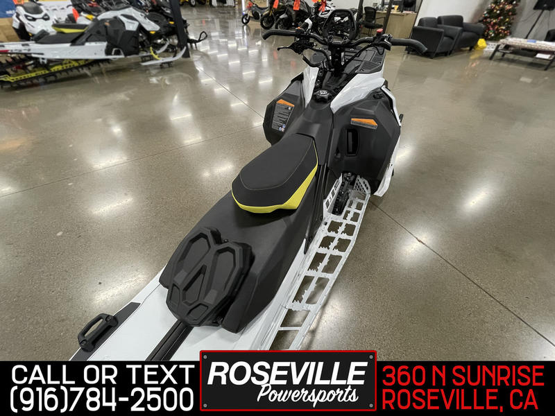 2025 Ski-Doo SUMMIT ADR W/EDGE 154 850 E-TEC 3.0 - Image 6