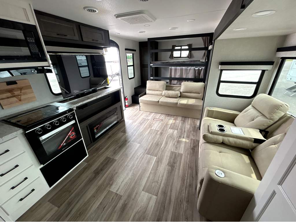 2026 VENTURE RV SPORTTREK 312VBH - Image 18