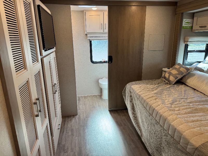 2026 Thor Motor Coach Inception 38XL - Image 14