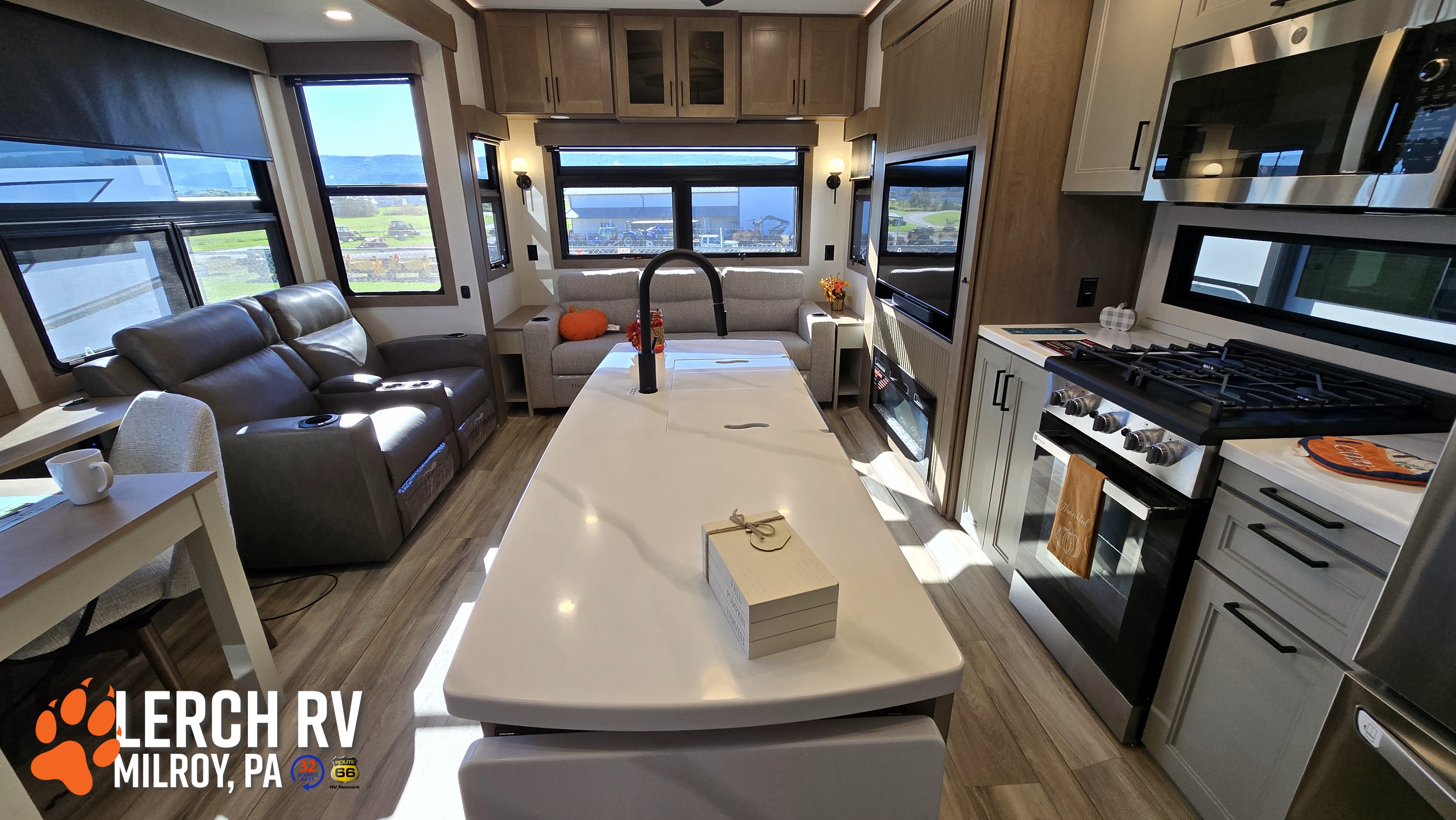 2027 KZ RV Durango Gold G310RLQ - Image 17